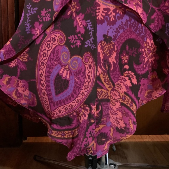 Paisley Sleeveless Dress w/Petal Hem - Picture 8 of 11